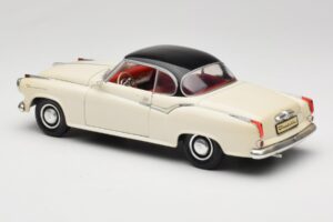 Borgward Isabella クーペ ホワイト Revell 1:18 08859 メタル - 画像 7/8