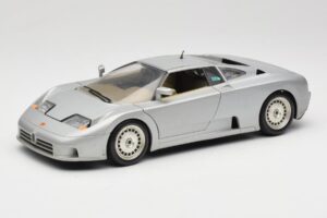 Bugatti EB110 シルバー Bburago 1:18 3035-S メタル