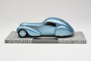 Bugatti Type 57SC Atlantic ブルー Minichamps 1:18 107110320 メタル - 画像 3/6