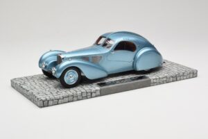 Bugatti Type 57SC Atlantic ブルー Minichamps 1:18 107110320 メタル