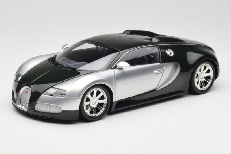 Bugatti Veyron Edition Centenaire Chrome Green Minichamps 1:18 100110852 メタル