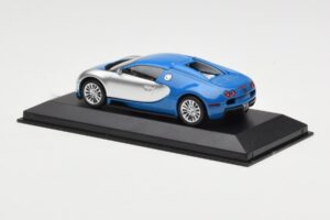 Bugatti Veyron Centenaire ブルーメタリック シルバー Minichamps 1:43 400110850 メタル - 画像 3/4