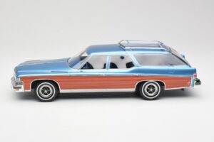 Buick Estate Wagon Light Blue Metallic BoS Models 1:18 BOS417 レジン - 画像 3/6