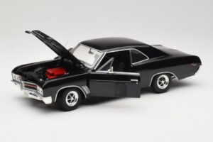 Buick GS 400 ブラック American Muscle 1:18 33086 メタル - 画像 2/8