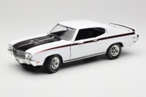 Buick GSX ホワイト American Muscle 1:18 AMM1322/06 メタル