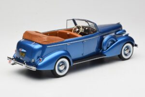 Buick Roadmaster 80-C Four Door Phaeton Blue Metallic BoS Models 1:18 BOS372 レジン - 画像 2/6