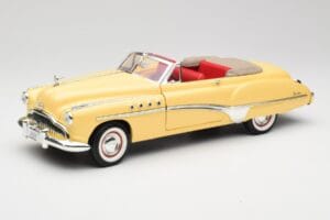 Buick Roadmaster Chrome Yellow Motormax 1:18 23124646-M17 メタル