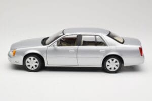 Cadillac DeVille DTS Maisto 1:18 56061 メタル - 画像 4/8