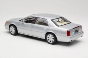 Cadillac DeVille DTS Maisto 1:18 56061 メタル - 画像 7/8
