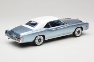 Cadillac Eldorado コンバーチブル ブルー MCG 1:18 MCG18472 メタル - 画像 3/7