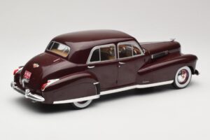 Cadillac Fleetwood 60 Special Sedan レッド MCG 1:18 MCG18071 メタル - 画像 2/6