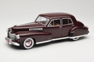 Cadillac Fleetwood 60 Special Sedan レッド MCG 1:18 MCG18071 メタル