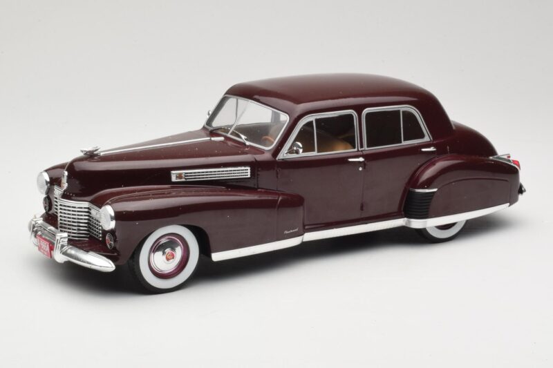 Cadillac Fleetwood 60 Special Sedan レッド MCG 1:18 MCG18071 メタル