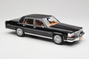 Cadillac Fleetwood Brougham ブラック MCG 1:18 MCG18250 メタル - 画像 4/6
