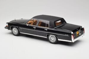Cadillac Fleetwood Brougham ブラック MCG 1:18 MCG18250 メタル - 画像 5/6