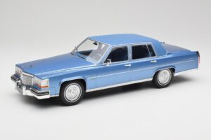 Cadillac Fleetwood Brougham ブルーメタリック MCG 1:18 MCG18252 メタル