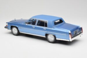 Cadillac Fleetwood Brougham ブルーメタリック MCG 1:18 MCG18252 メタル - 画像 5/6