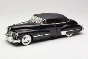 Cadillac Series 62 ブラック Anson 1:18 30345 メタル