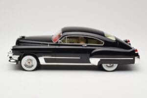 Cadillac Series 62 Club Sedanette ブラック BoS Models 1:18 BOS292 レジン - 画像 3/6