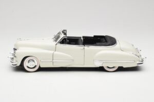 Cadillac Series 62 カブリオレ ホワイト Anson 1:18 30335 メタル - 画像 4/8