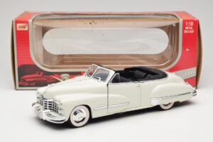 Cadillac Series 62 カブリオレ ホワイト Anson 1:18 30335 メタル - 画像 8/8