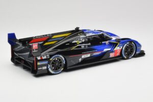 Cadillac V-Series.R LMDh #2 E. Bamber / A. Lynn / R. Westbrook Chip Ganassi Racing 24 Hours of Le Mans 2023 TopSpeed 1:18 TS0 - 画像 2/5