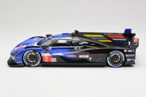 Cadillac V-Series.R LMDh #2 E. Bamber / A. Lynn / R. Westbrook Chip Ganassi Racing 24 Hours of Le Mans 2023 TopSpeed 1:18 TS0 - 画像 3/5