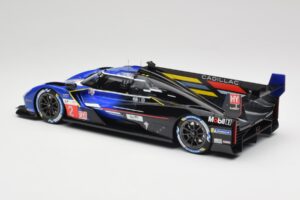 Cadillac V-Series.R LMDh #2 E. Bamber / A. Lynn / R. Westbrook Chip Ganassi Racing 24 Hours of Le Mans 2023 TopSpeed 1:18 TS0 - 画像 4/5