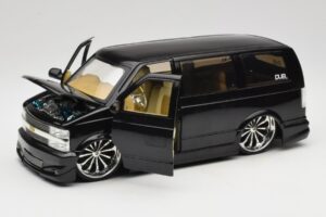 Chevrolet Astro Van Tuned ブラック Jada 1:18 63122 メタル - 画像 2/8