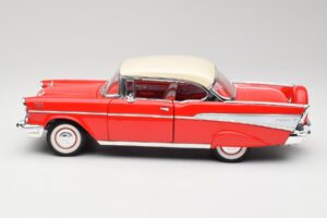 Chevrolet Bel Air Matador レッド & India アイボリー Road Legends 1:18 92109 メタル - 画像 4/8