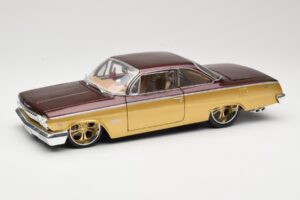 Chevrolet Bel Air ゴールド & ブラウン Maisto 1:18 31064 メタル