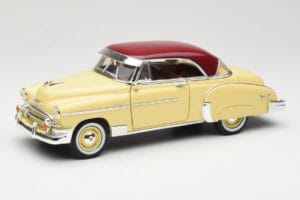 Chevrolet Bel Air イエロー & レッド Motormax 1:18 73111 メタル