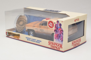 Chevrolet Blazer K5 ポリス Stranger Things Metals Diecast 1:24 31111-24 メタル - 画像 3/3