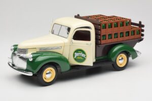 Chevrolet Brasseur Perrier Delivery Van グリーン Solido 1:18 203243 メタル - 画像 2/8
