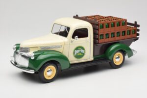 Chevrolet Brasseur Perrier Delivery Van グリーン Solido 1:18 203243 メタル