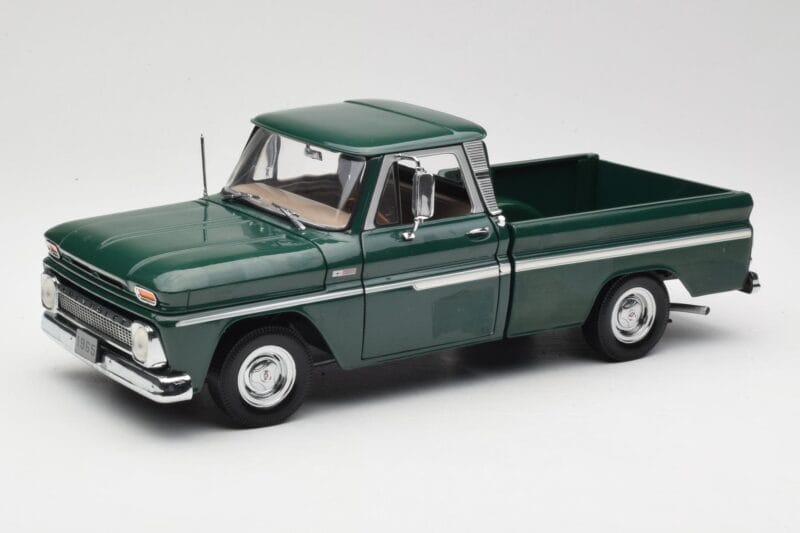 Chevrolet C-10 グリーン Sun Star 1:18 1360 メタル