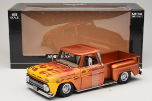 Chevrolet C-10 Stepside Pickup Lowrider オレンジ フレーム付き Sun Star 1:18 1392 メタル - 画像 6/6