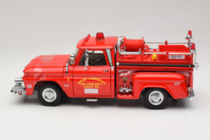 Chevrolet C-20 Fire Truck Sun Star 1:18 1383 メタル - 画像 3/6