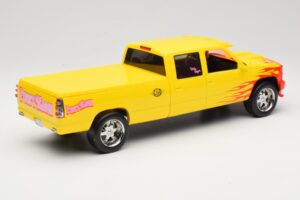 Chevrolet C2500 Silverado Pussy Wagon From Kill Bill イエロー GreenLight 1:18 19015 メタル - 画像 2/6