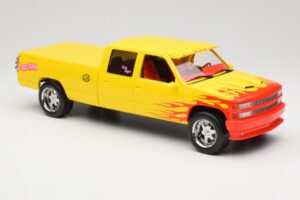 Chevrolet C2500 Silverado Pussy Wagon From Kill Bill イエロー GreenLight 1:18 19015 メタル - 画像 4/6