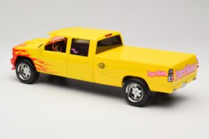 Chevrolet C2500 Silverado Pussy Wagon From Kill Bill イエロー GreenLight 1:18 19015 メタル - 画像 5/6