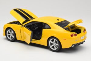 Chevrolet Camaro SS RS イエロー Maisto 1:18 31173 メタル - 画像 5/8