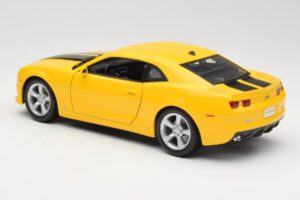 Chevrolet Camaro SS RS イエロー Maisto 1:18 31173 メタル - 画像 7/8
