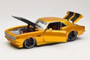 Chevrolet Camaro Z/28 ゴールド Maisto 1:18 31066 メタル - 画像 2/8