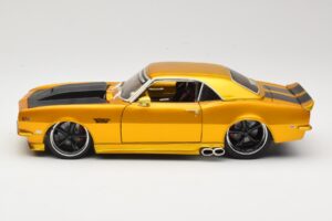 Chevrolet Camaro Z/28 ゴールド Maisto 1:18 31066 メタル - 画像 4/8