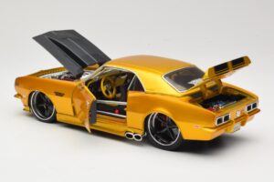 Chevrolet Camaro Z/28 ゴールド Maisto 1:18 31066 メタル - 画像 5/8
