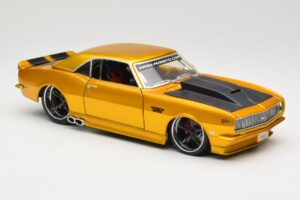 Chevrolet Camaro Z/28 ゴールド Maisto 1:18 31066 メタル - 画像 6/8
