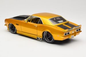 Chevrolet Camaro Z/28 ゴールド Maisto 1:18 31066 メタル - 画像 7/8