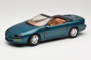 Chevrolet Camaro Z28 カブリオレ グリーン American Muscle 1:18 7231D0 メタル