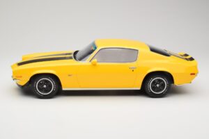 Chevrolet Camaro Z28 RS Daytona Yellow Otto 1:12 G085 レジン - 画像 3/6